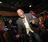 Donnell Floyd, Team Familiar